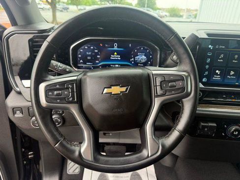 Used 2025 Chevrolet Silverado 1500 LT RWD image 7