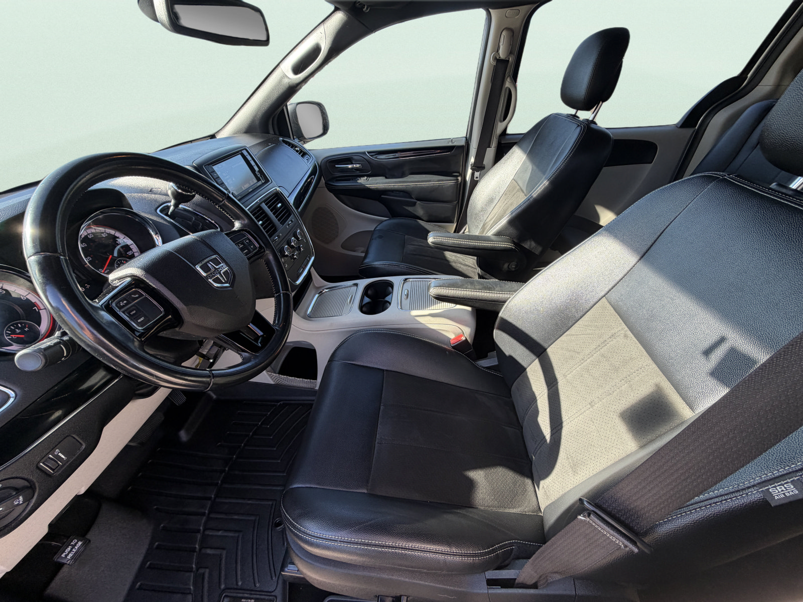 Used 2019 Dodge Grand Caravan SXT FWD image 9