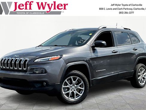 Used 2018 Jeep Cherokee Latitude Plus w/ Comfort/Convenience Group image 1