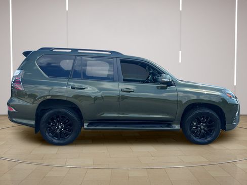 Used 2023 Lexus GX 460 w/ Black Line Special Edition AWD/4WD image 8