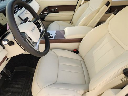 New 2026 Land Rover Range Rover SE image 9
