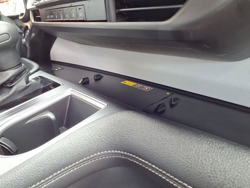 Certified 2025 Toyota Sienna LE FWD image 14