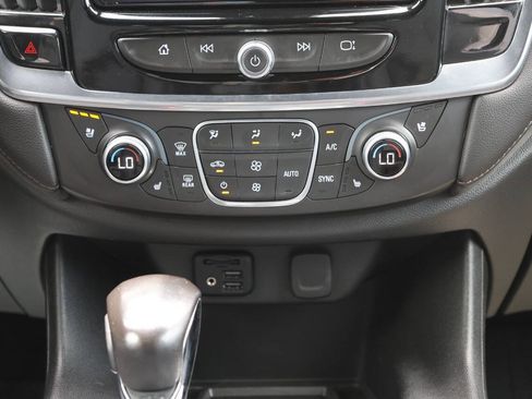 Used 2022 Chevrolet Traverse High Country AWD/4WD image 21