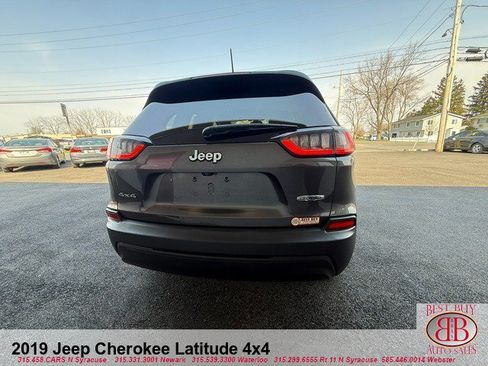 Used 2019 Jeep Cherokee Latitude Plus AWD/4WD image 8