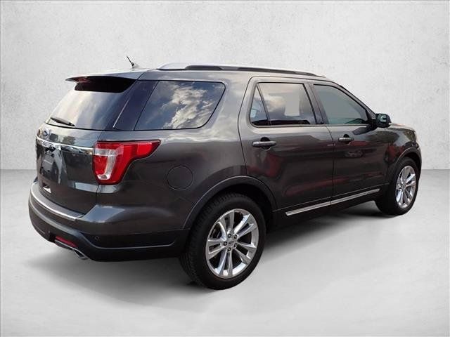 Used 2018 Ford Explorer XLT w/ Equipment Group 202A FWD image 9