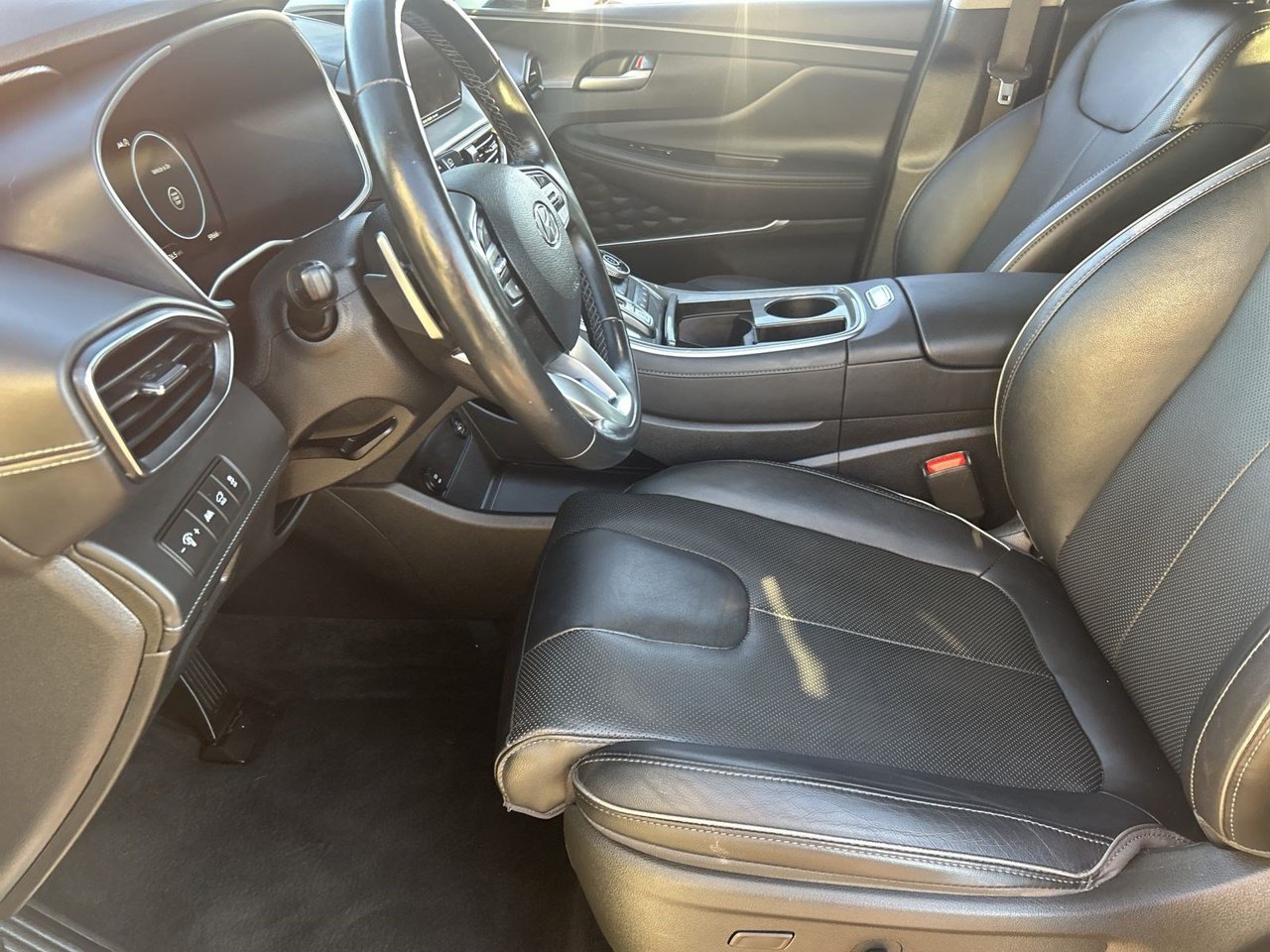 Used 2023 Hyundai Santa Fe Limited AWD/4WD image 16