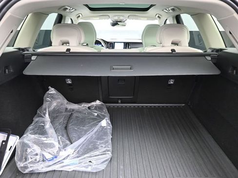 Used 2023 Volvo XC60 B5 Plus w/ Climate Package image 31