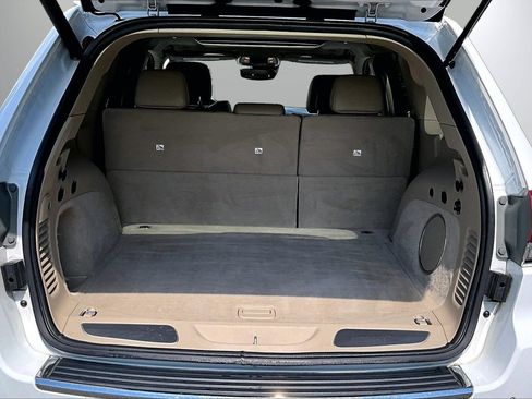Used 2018 Jeep Grand Cherokee Overland AWD/4WD image 25