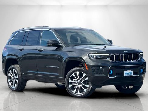 Used 2024 Jeep Grand Cherokee Overland w/ Luxury Tech Group IV AWD/4WD image 2