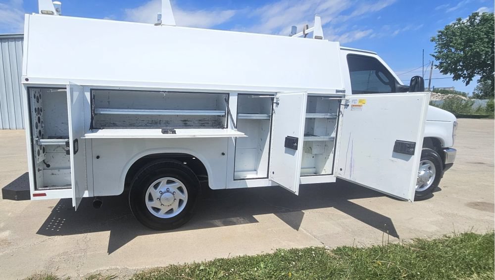 Used 2024 Ford E-350 and Econoline 350 Super Duty w/ Power Windows & Locks Group RWD image 10