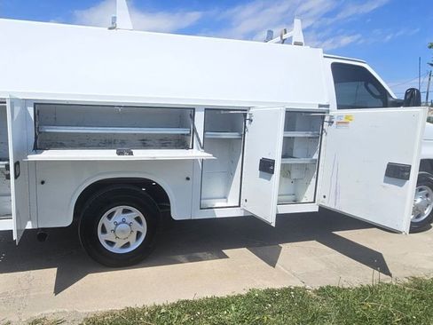 Used 2024 Ford E-350 and Econoline 350 Super Duty w/ Power Windows & Locks Group RWD image 10