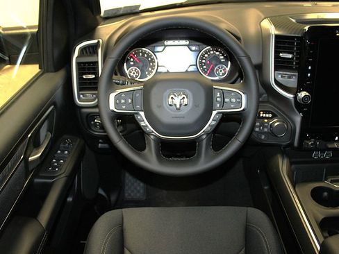 New 2026 RAM 1500 4x4 Crew Cab image 12
