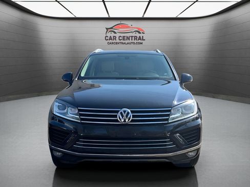 Used 2015 Volkswagen Touareg Lux image 8