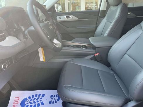New 2026 Ford Explorer Active w/ Active Comfort Package image 17