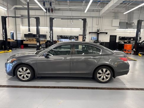 Used 2010 Honda Accord EX-L image 6