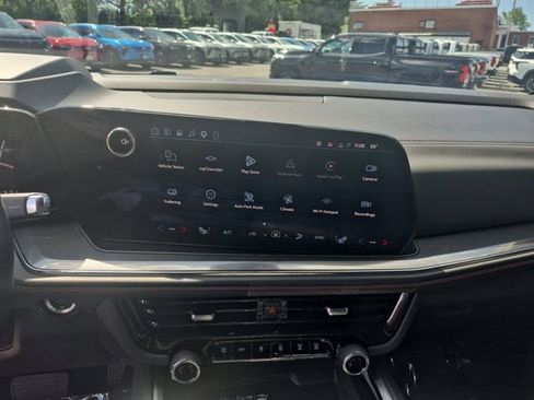 Certified 2025 Chevrolet Suburban RST w/ Advanced Technology Package AWD/4WD image 15