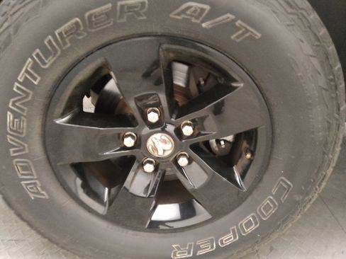 Used 2020 RAM 1500 Classic SLT RWD image 31