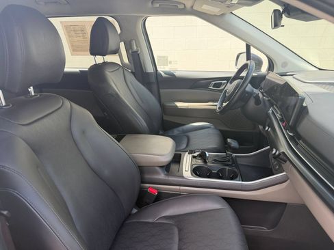 Used 2026 Kia Carnival FWD image 34