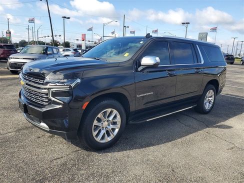 Used 2024 Chevrolet Suburban Premier image 2