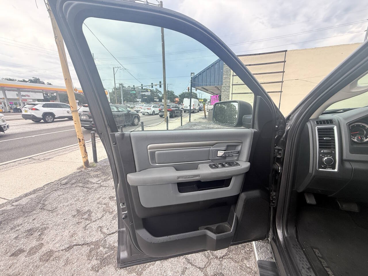 Used 2016 RAM 1500 Classic SLT RWD image 10