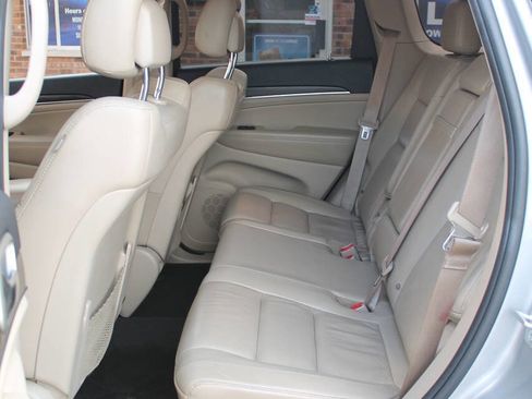 Used 2017 Jeep Grand Cherokee Limited AWD/4WD image 17