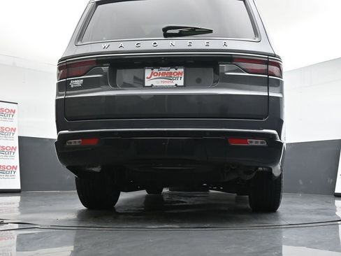 Used 2024 Jeep Wagoneer 4WD w/ Premium Group I image 42