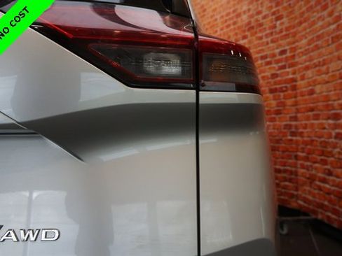 Used 2022 Nissan Rogue SV w/ SV Premium Package image 82