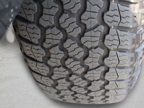 Certified 2025 Toyota Tacoma TRD Pro AWD/4WD image 10