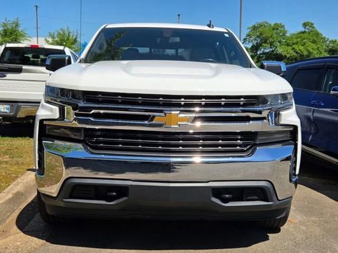 Used 2021 Chevrolet Silverado 1500 LT w/ Convenience Package II AWD/4WD image 2