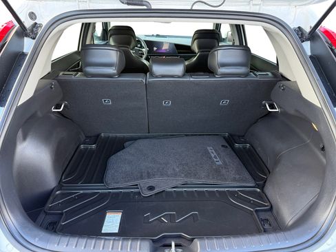 Used 2023 Kia Niro EX FWD image 17