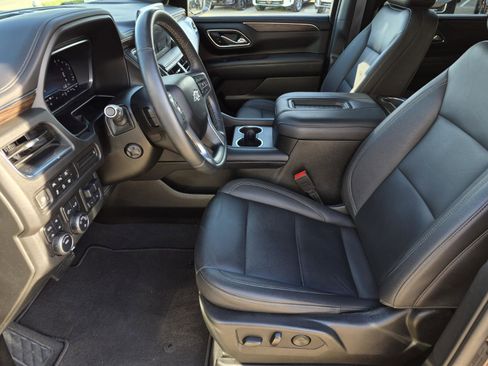 Used 2023 Chevrolet Tahoe Z71 w/ Luxury Package image 28