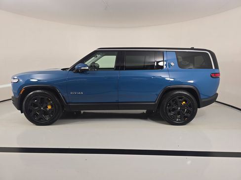 Used 2024 Rivian R1S Adventure AWD/4WD image 2