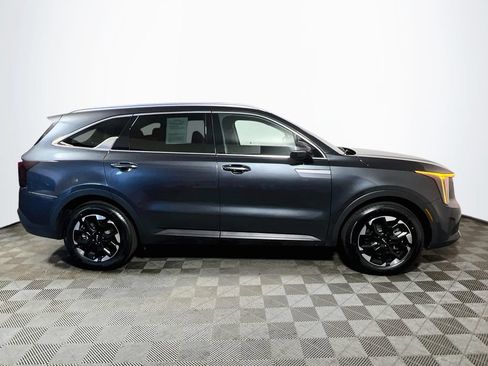 Used 2024 Kia Sorento S FWD image 8