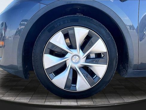 Used 2021 Tesla Model Y Long Range AWD/4WD image 9