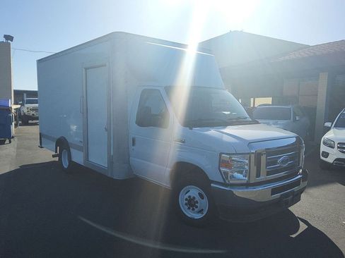 Used 2022 Ford E-350 and Econoline 350 Super Duty w/ Power Windows & Locks Group RWD image 16