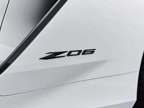 Used 2025 Chevrolet Corvette Z06 RWD image 31