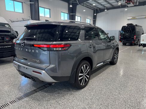 Used 2025 Nissan Pathfinder Platinum AWD/4WD image 6