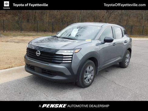 Used 2025 Nissan Kicks S image 1