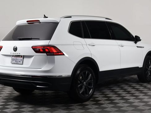 Used 2024 Volkswagen Tiguan SE FWD image 4