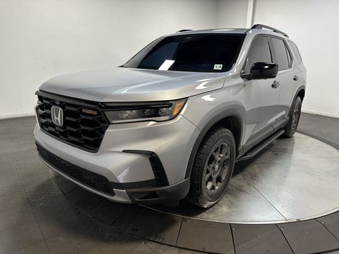Certified 2023 Honda Pilot TrailSport image 6
