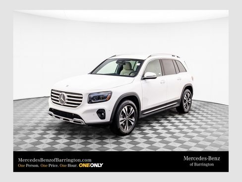 New 2025 Mercedes-Benz GLB 250 4MATIC image 1