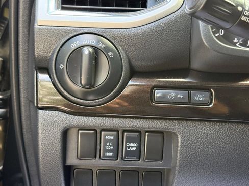 Used 2019 Nissan Titan SV w/ SV Convenience Package RWD image 35