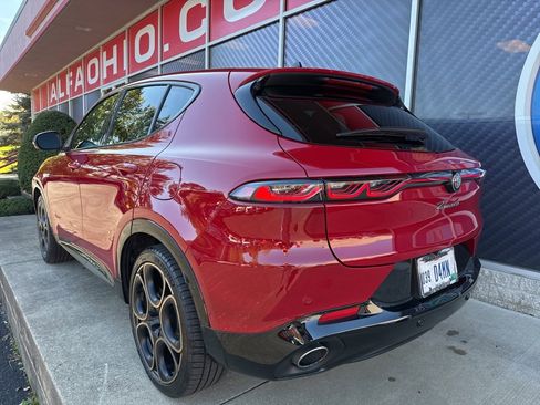 New 2025 Alfa Romeo Tonale Intensa image 9