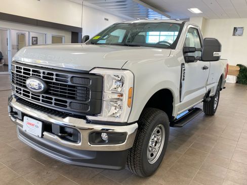New 2026 Ford F250 XL w/ XL Chrome Package image 4