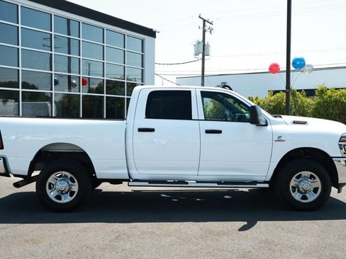 Used 2025 RAM 2500 Tradesman w/ Chrome Appearance Group AWD/4WD image 4