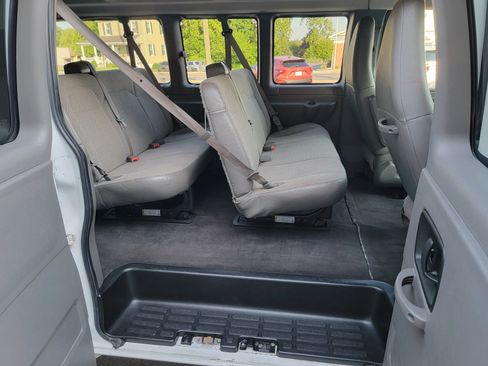 Used 2020 Chevrolet Express 3500 LT w/ LT Preferred Equipment Group RWD image 14