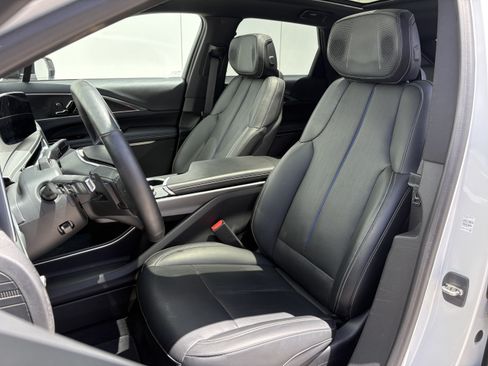 Certified 2024 Cadillac Lyriq Luxury RWD image 12