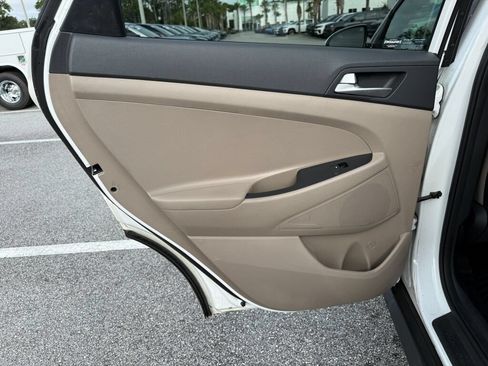 Used 2019 Hyundai Tucson Value FWD image 9