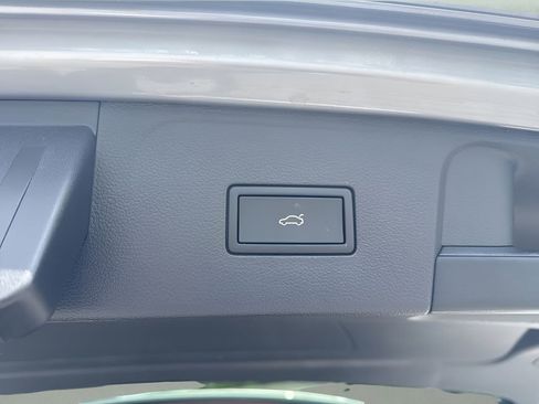 Used 2026 Volkswagen Atlas SE FWD image 30