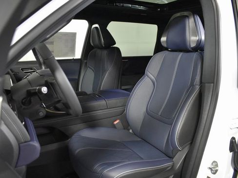 New 2026 INFINITI QX80 4WD image 17